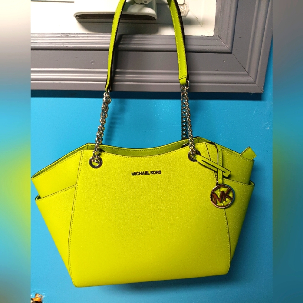 Like New Michael Kors Handbag